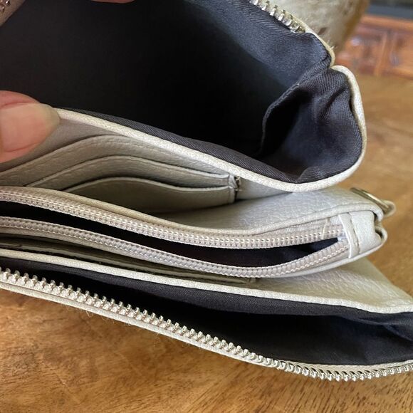 leather clutch❤️ free with purchase - Picture 3 of 3